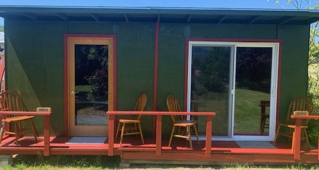 Anita and Diana Exterior