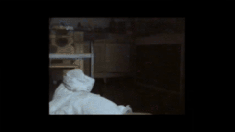 Kira levantando do chão com like e fogo na barra