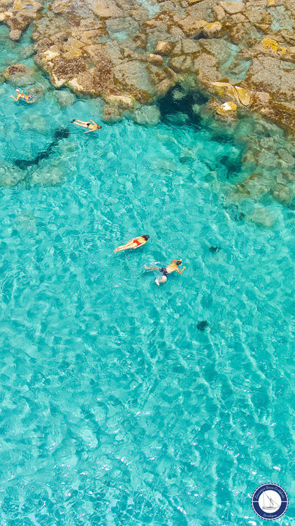 Escursione in barca in Sardegna, snorkeling presso la spiaggia di Guidi a Carloforte