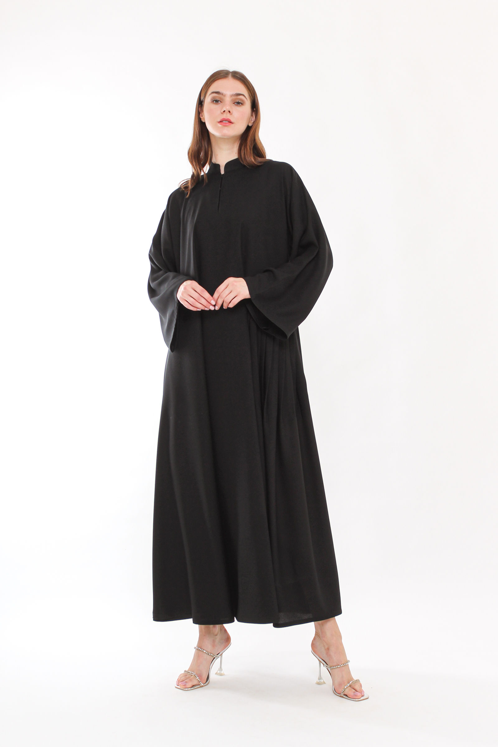 Closed Abaya with Pleats on The Left Side, Cloche 6 pcs