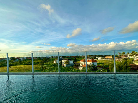 Roof top pool