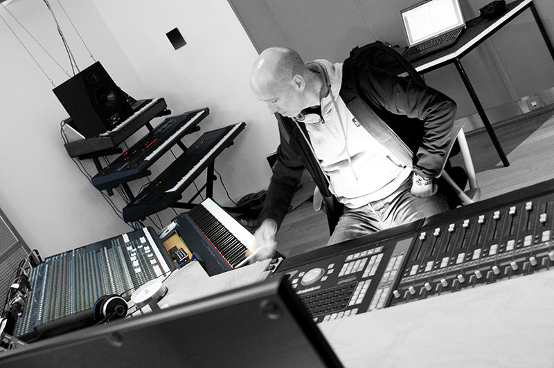 Henning Schmitz - Synthesizer Arrangements electronic music and more