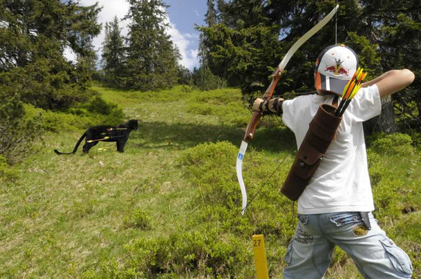 Turnier2010.Kind mit Puma.jpg