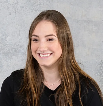 Tahlua Tomlinson - Pretty Little Paws owner and Head Stylist 