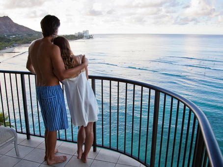Best Oceanfront Condos in Hawaii for Couples (Romantic Beach Getaway Guide)