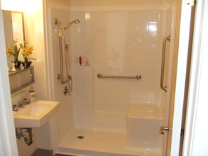 How Choosing the Wrong Location for Grab Bars Can Increase Injury Risk