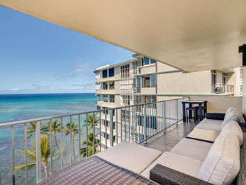 Don’t Book a Hawaii Hotel Until You Read This: Why Hawaii Vacation Condos Save You Thousands