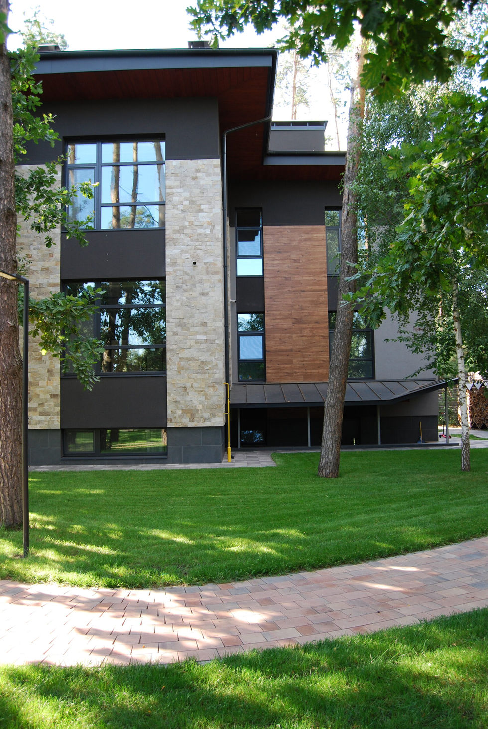 Architectural design modern house yard view