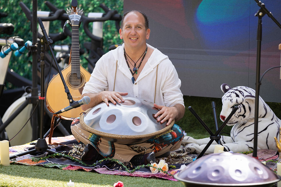 Josh Friedman, The Keymaker playing Handpan