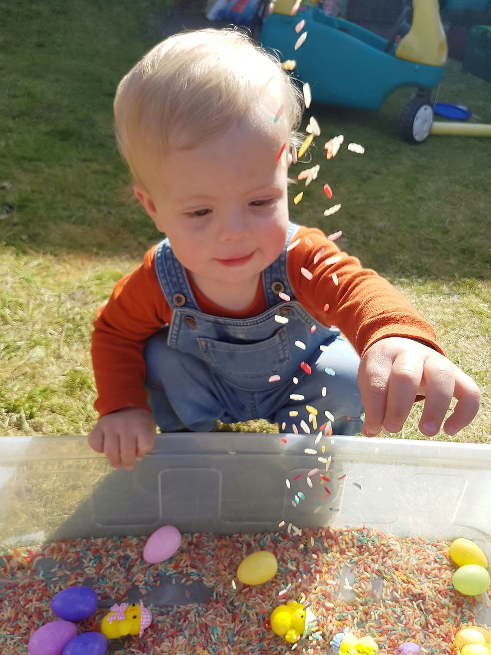 Easter sensory bin