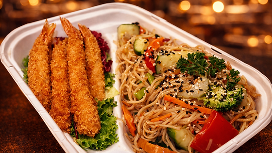 L2. Stekt eggnudler med 2 scampi tempura