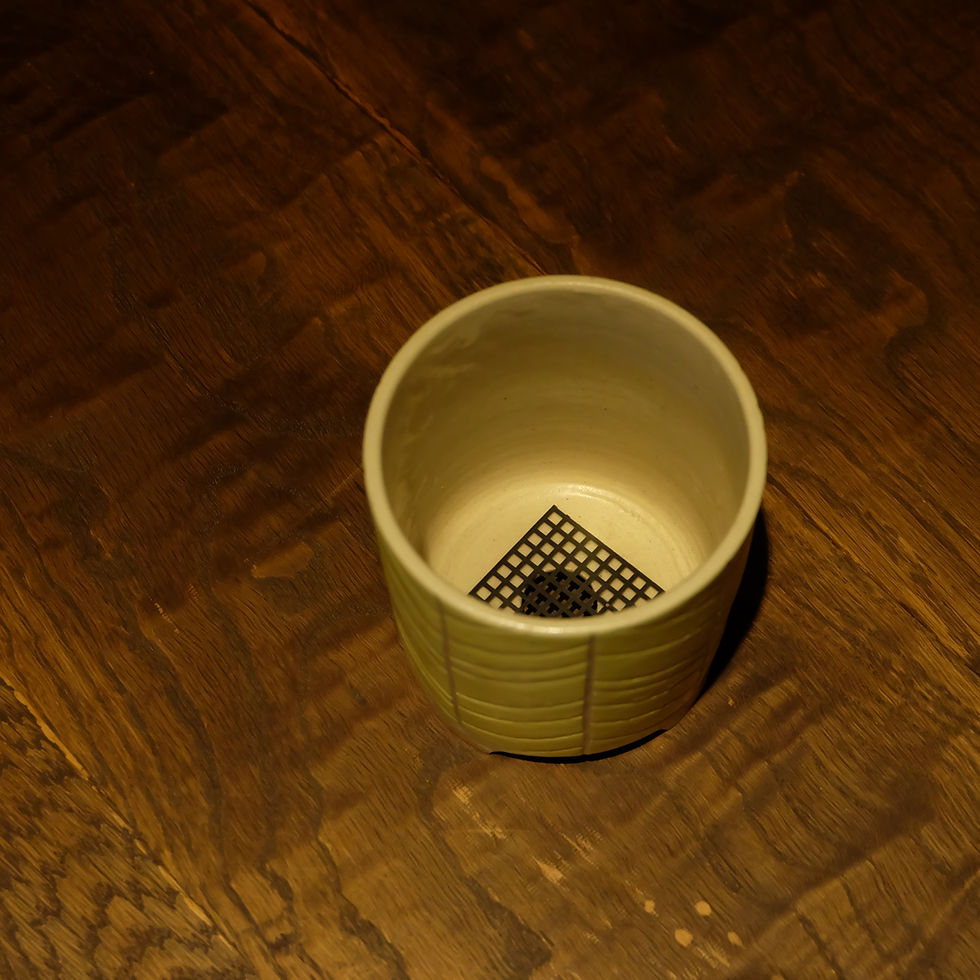 サムネイル： Yellow flower pot