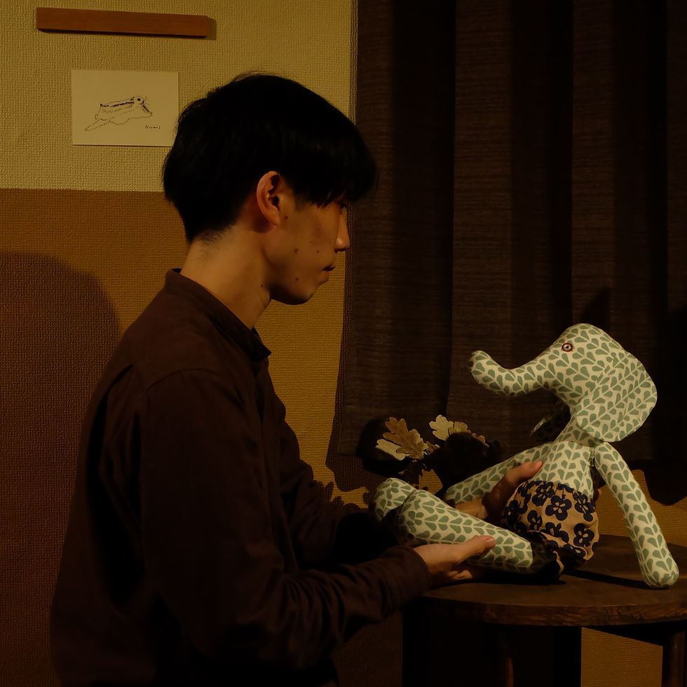 サムネイル： Relaxing Elephant
