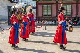 Men in Dresses