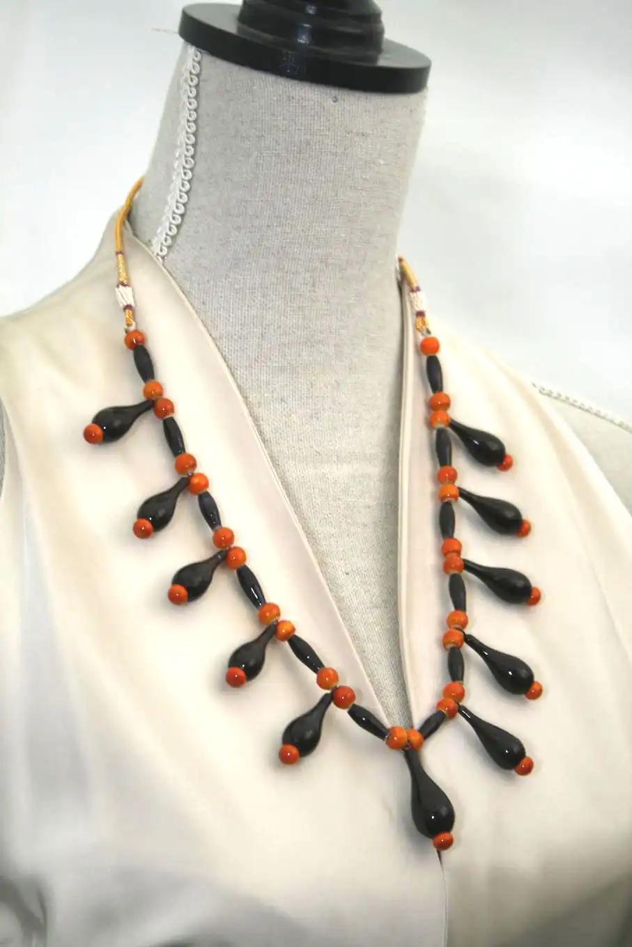 LacqWear™ Chili Wooden Bead Necklace Set