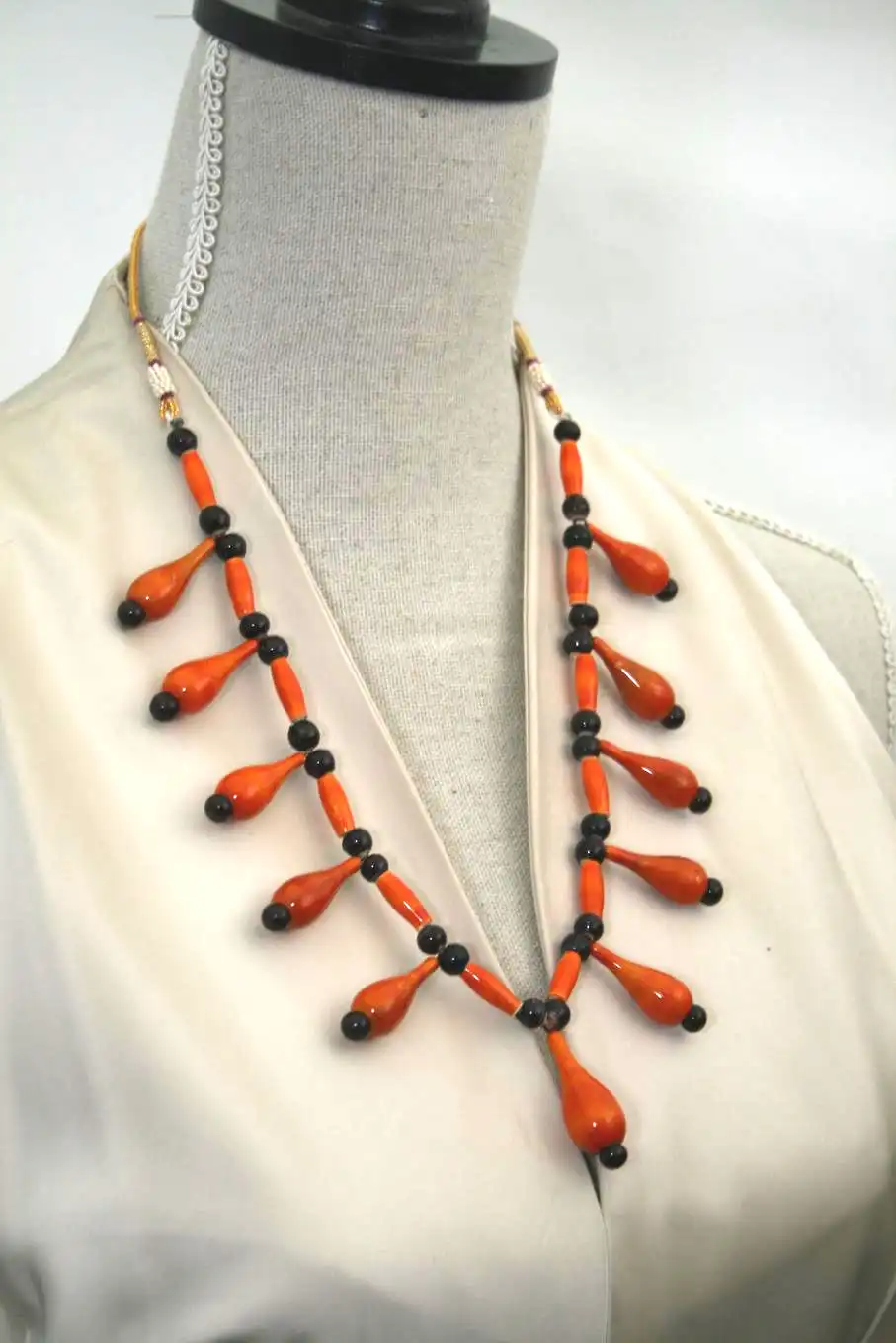 Thumbnail: LacqWear™ Chili Wooden Bead Necklace Set