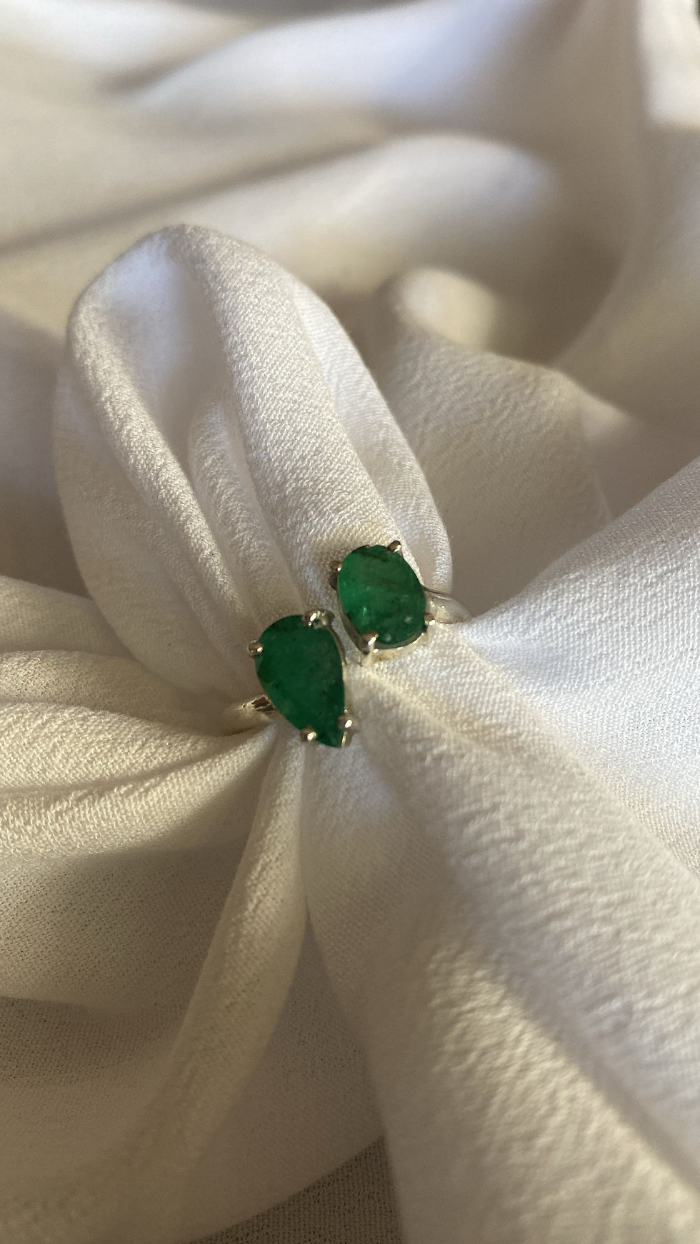 Miniatura: Anel Aberto Esmeraldas 