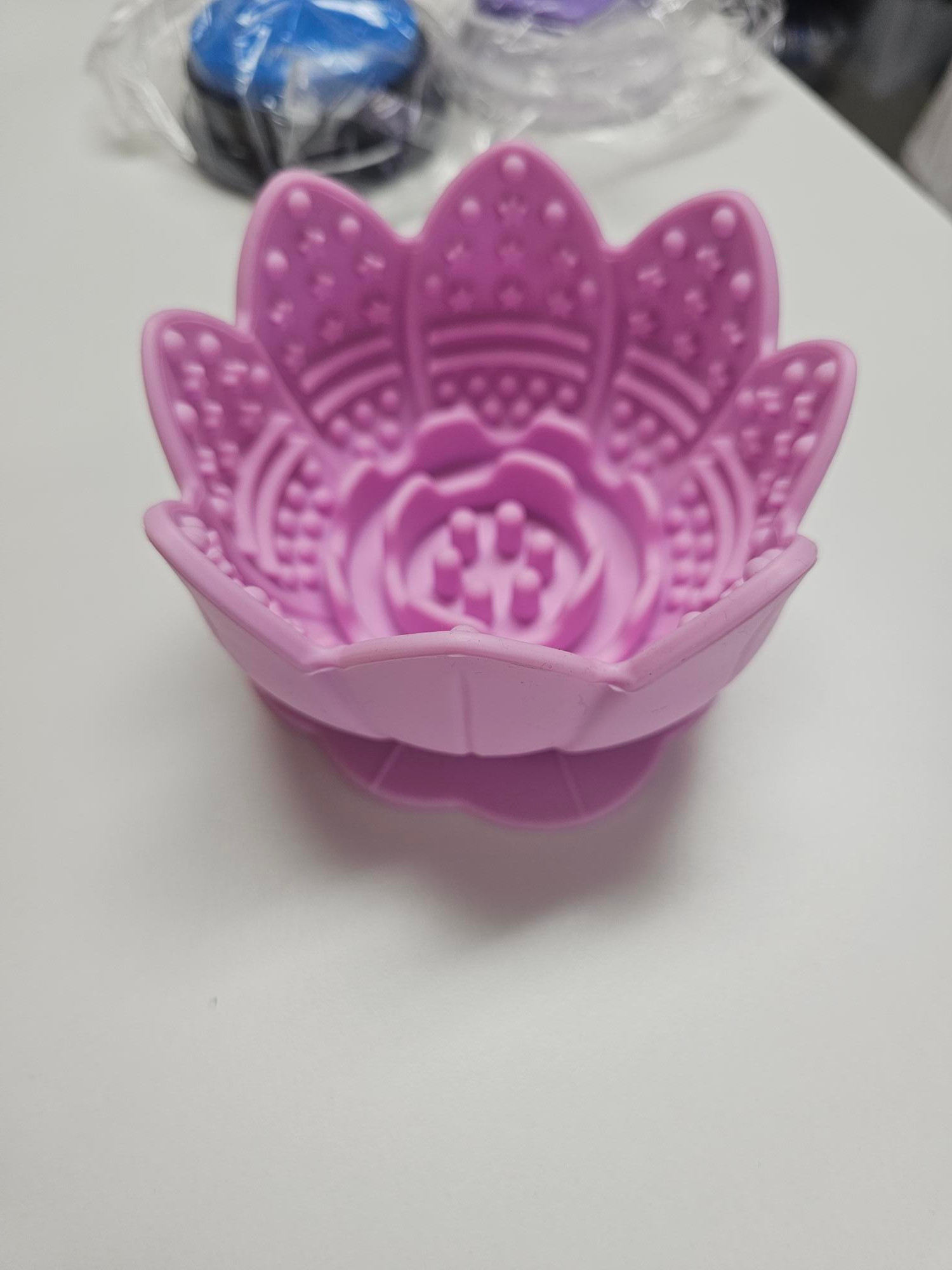 Lick Cup/Flower