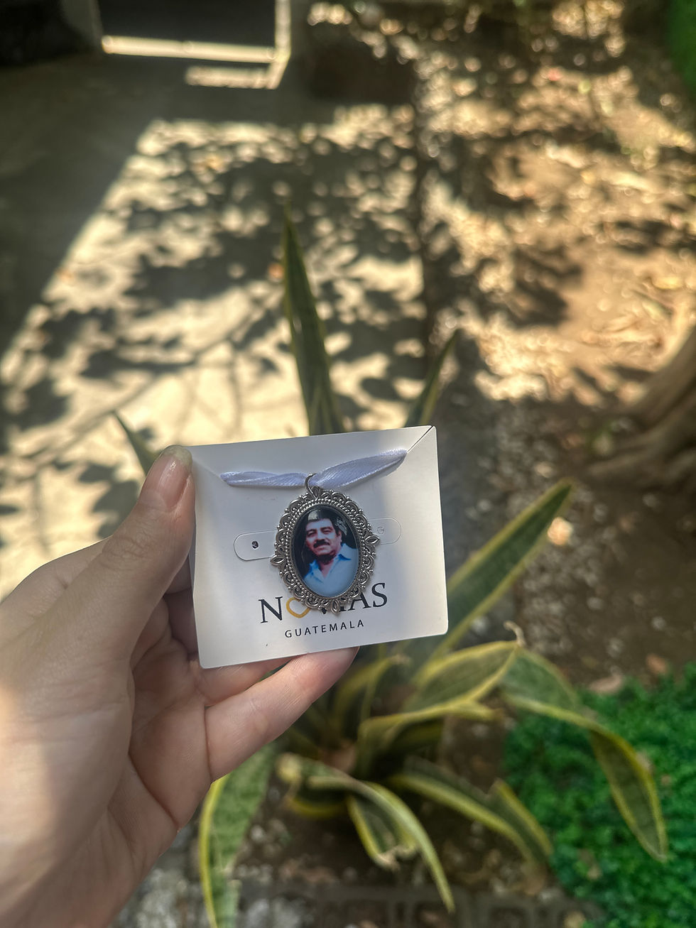 Miniatura: relicario ovalado de liston