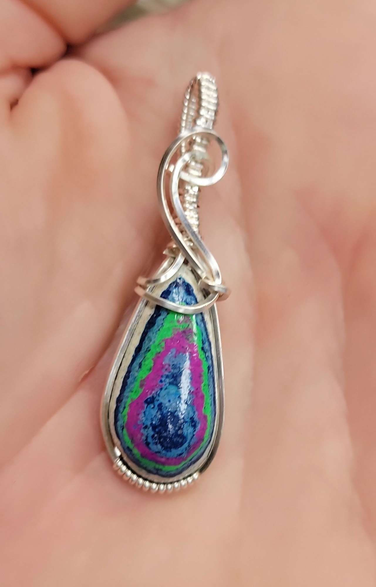 Funkite Silver coated copper pendant UV Reactive