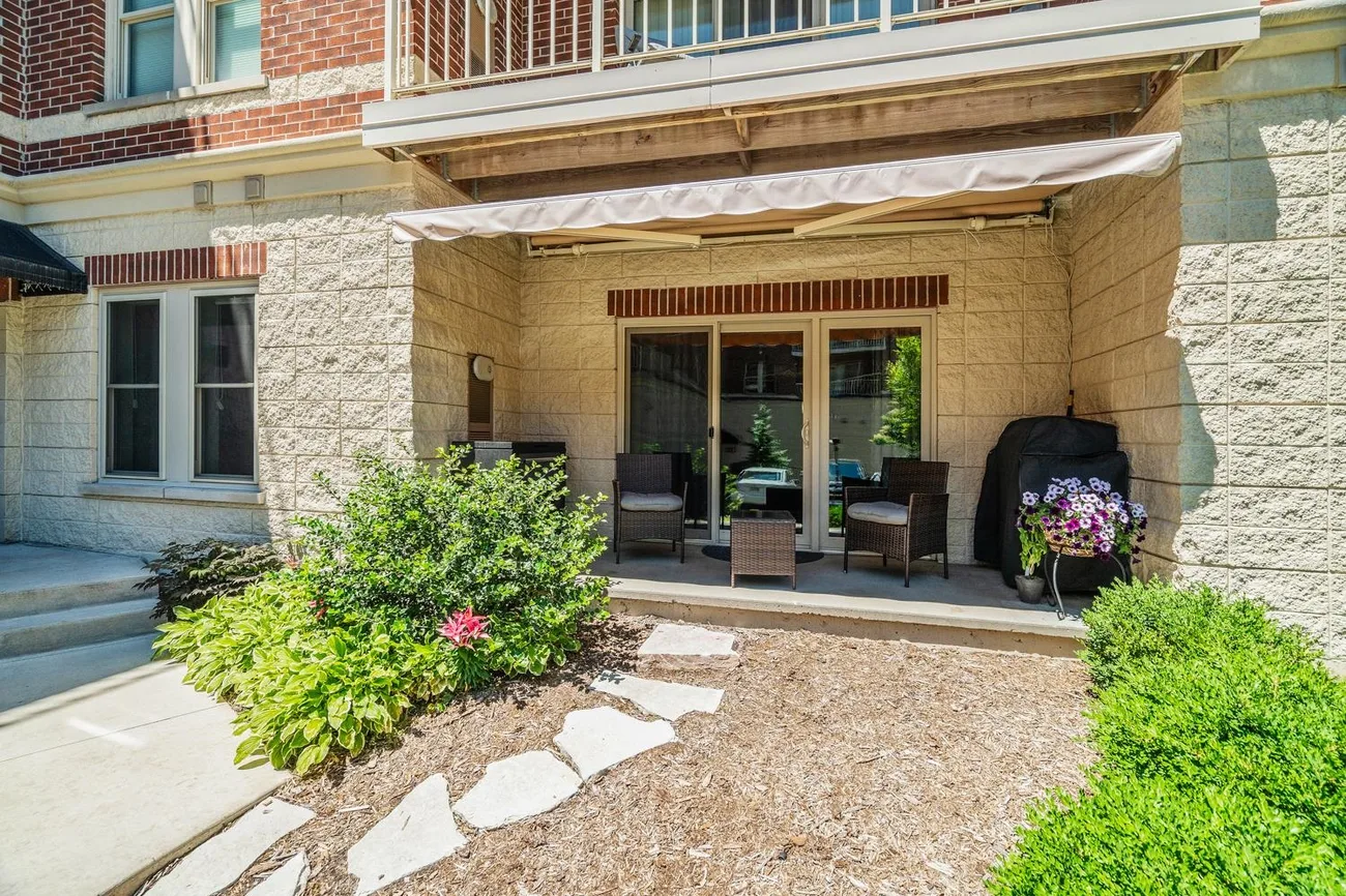 118 S WASHINGTON Street Unit: 114B