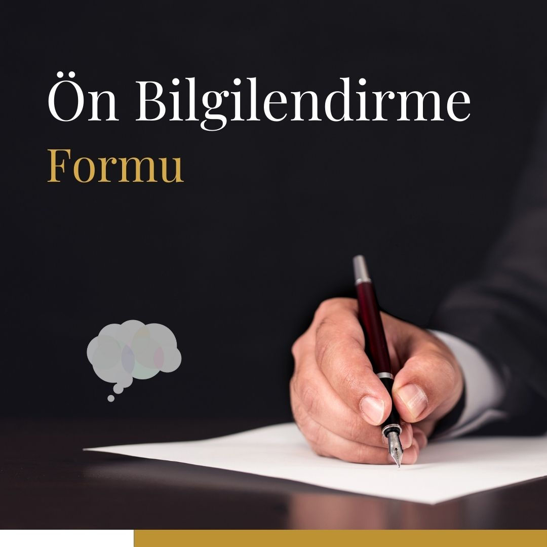 masa üstünde sözleşme imzalayan erkek