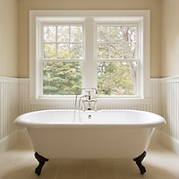 Badewanne mit Fenster