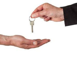 handingkeys.jpg