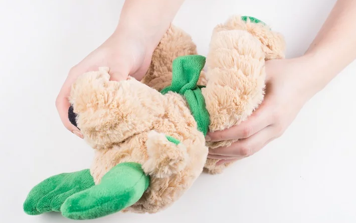 Как почистить мягкую игрушку. Как лучше помыть плюшевую игрушку. soft toy washing. как чистят большие мягкие игрушки своими руками в домашних условиях. можно ли стирать пушистые тапки.