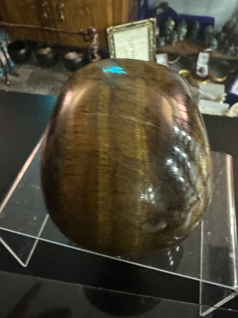 Thumbnail: Hand-Carved Tiger’s Eye Skull – 4” / 642g – Made in India – Protection & Ground