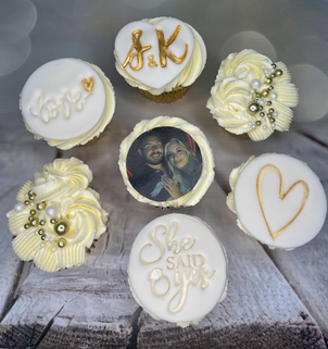 Engagement cupcakes
