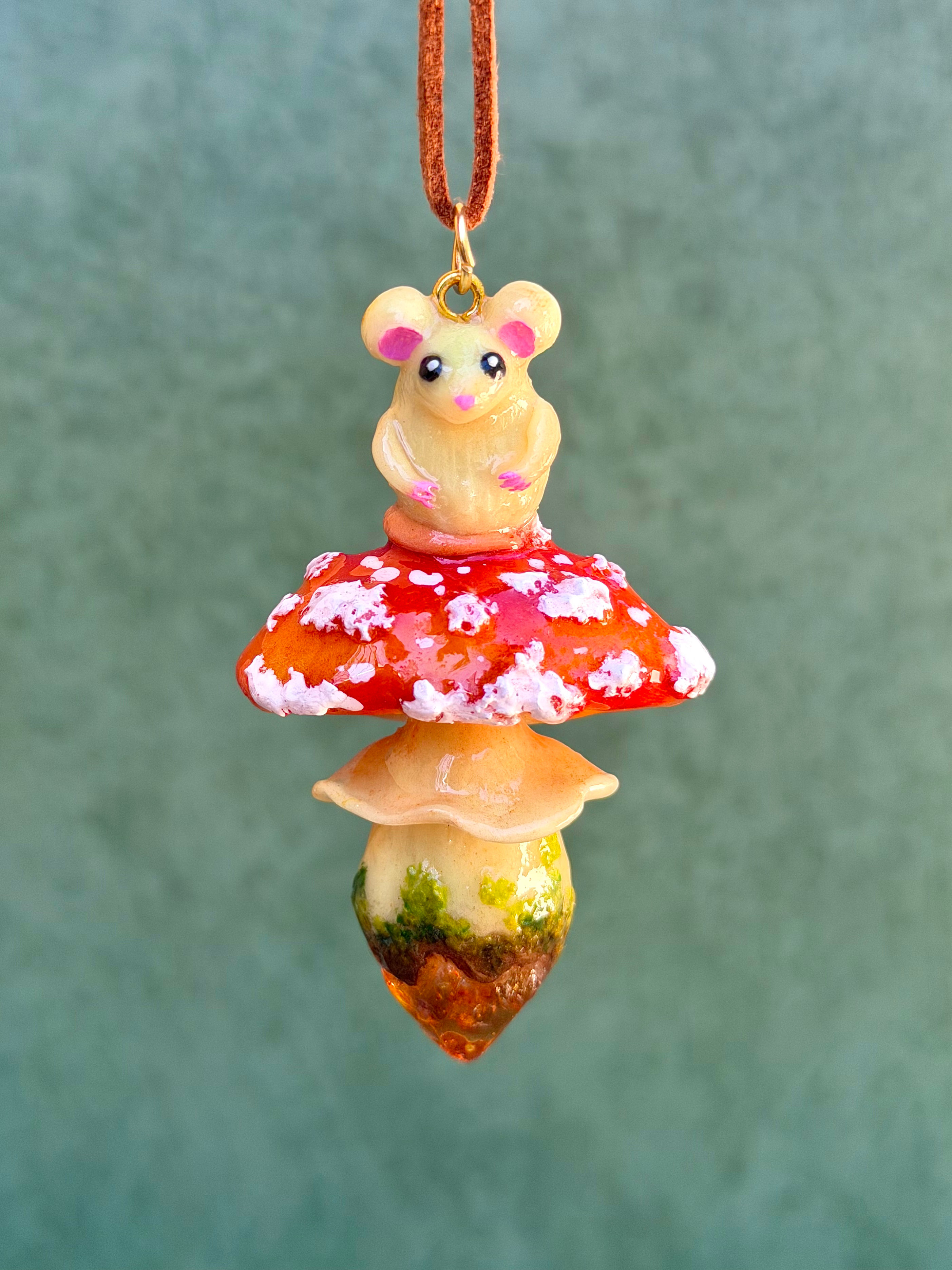 Little Mouse + Amanita mushroom 
