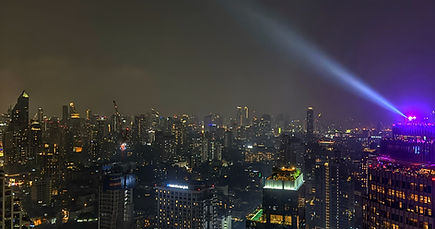 Les toits de Bangkok la nuit