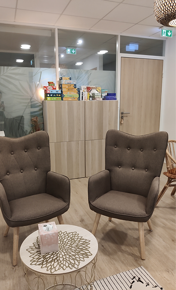 cabinet fauteuils.png