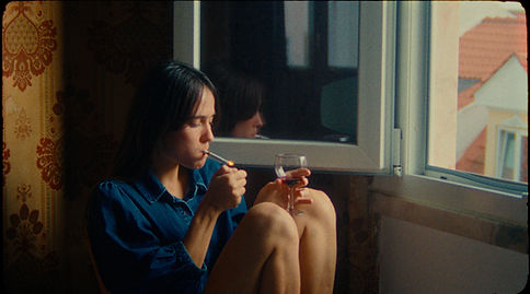 MONADE PRORES422HQ_NOSUBS.00_01_03_06.Still021.jpg