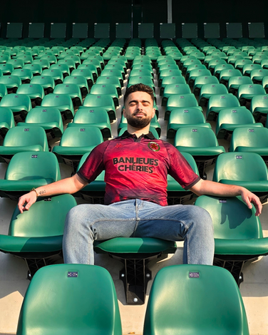 Maillot Red Star Third saison 2024-2025 lifestyle au Stade Bauer