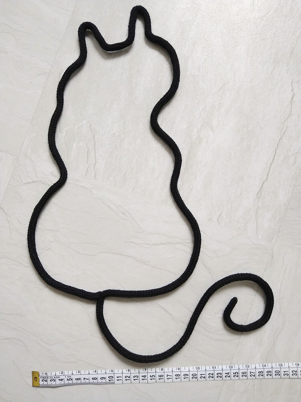 Миниатюра: 👼 Turning Cat Wire Wall Decoration, Knitted Cover - Black