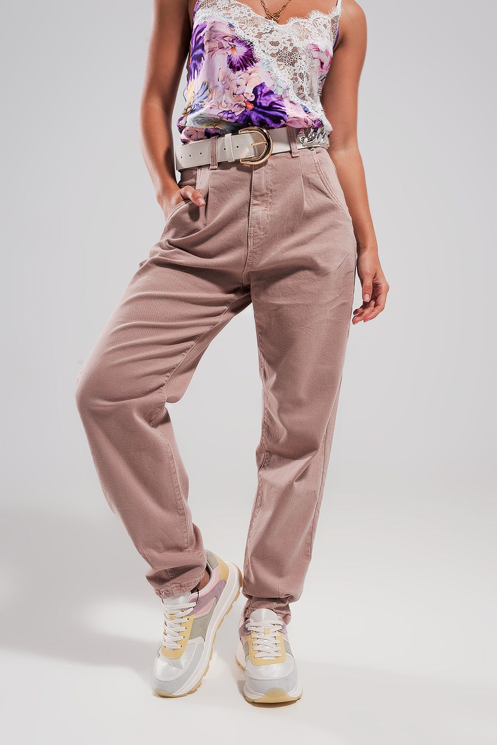 High Rise Jeans With Pleat Front in Pink