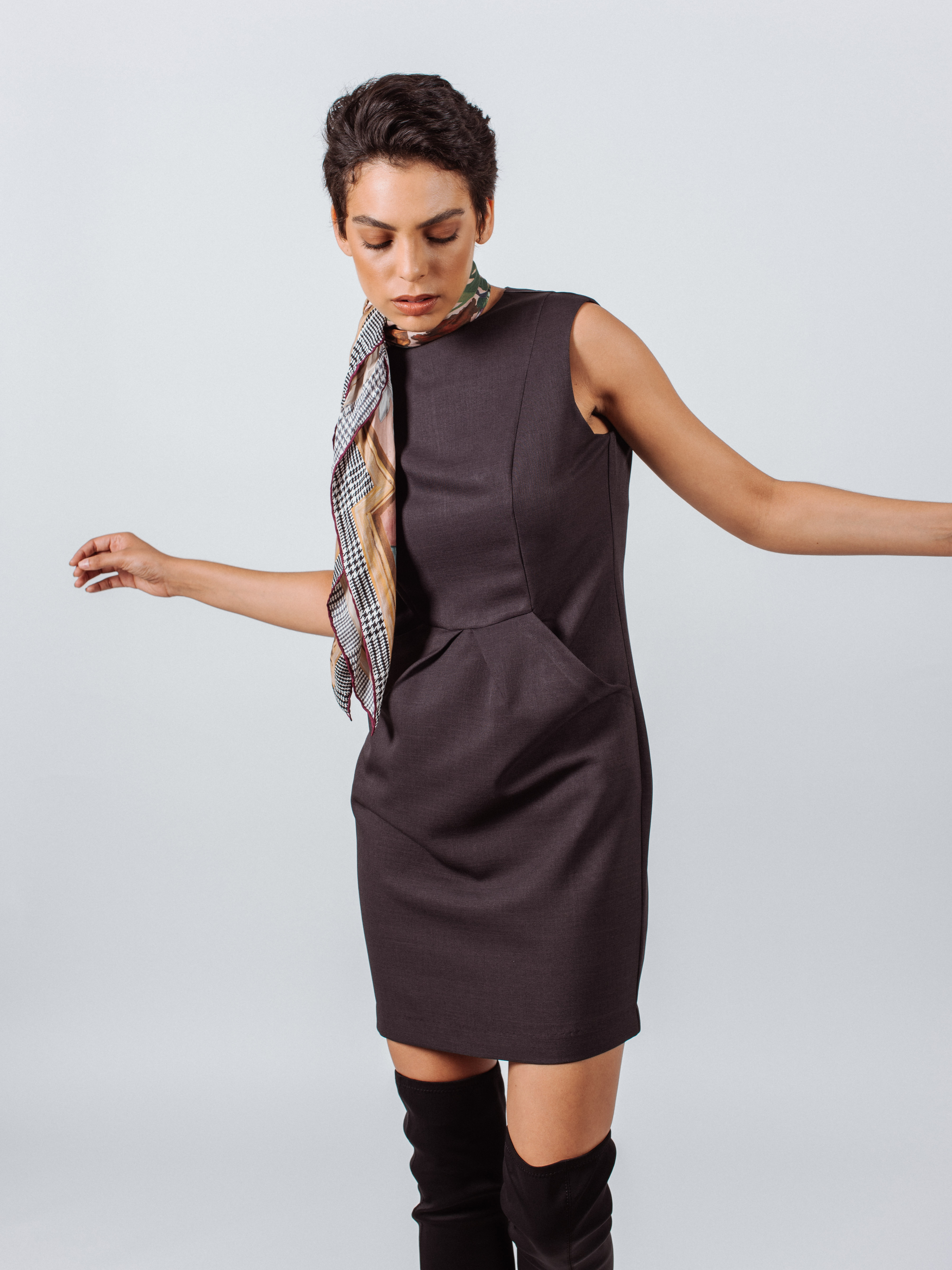 ♀️ Italian Wool Dress Pleated with Pockets