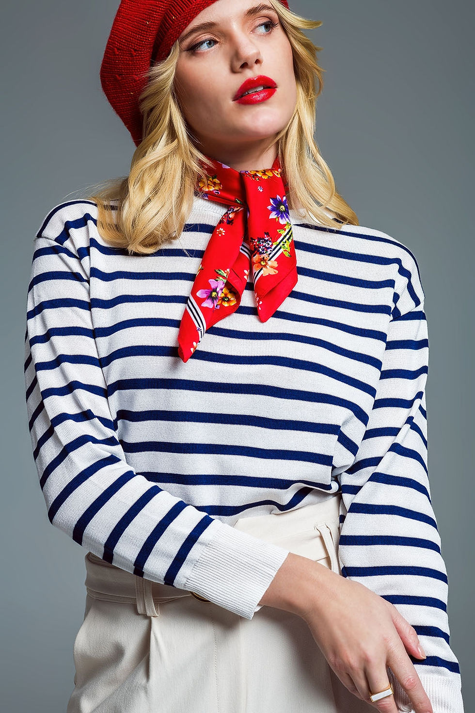 Thumbnail: 👚 Chic Sweater: Crew Neck Basic Stripe, White & Navy