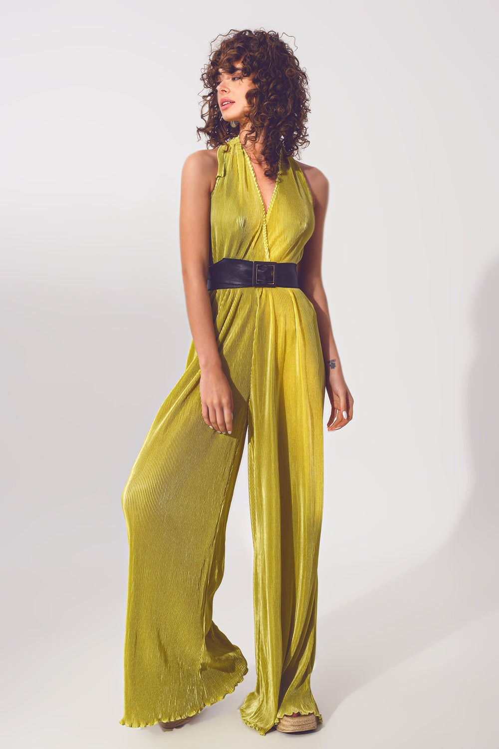 Satin Halter Neck Pleated Maxi Trendy Jumpsuit in Green