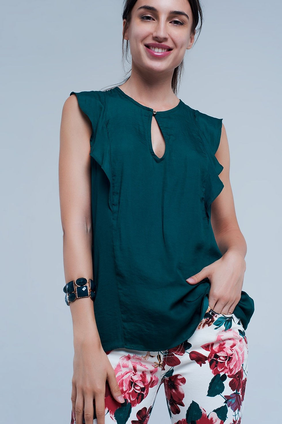 थंबनेल: Top With Ruffles in Dark Green