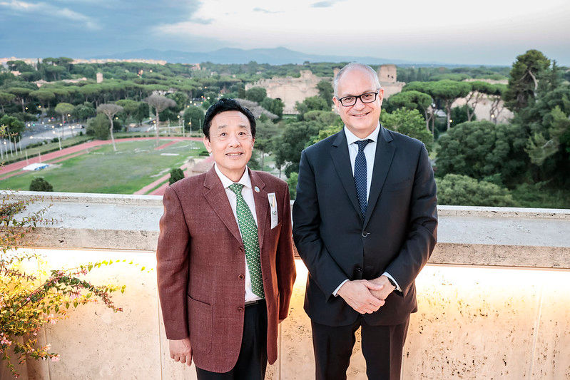 FAO Director-General QU Dongyu, Mayor of Rome Roberto Gualtieri. Launch of FAO Park ‘Global library of Trees and Flowers’. FAO Conference, 43rd Session, FAO headquarters