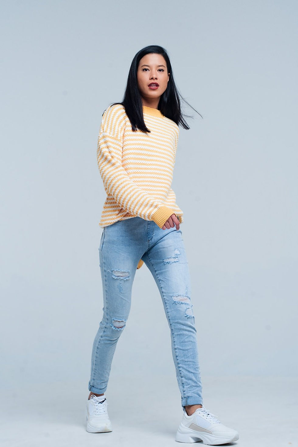थंबनेल: Trendy Jeans: Light Wash Jogger With Drawstring Waistband @ jy1.org Fashion