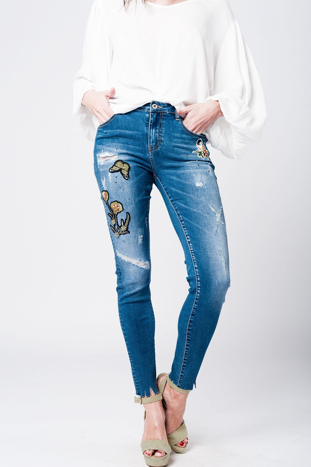 Trendy Jeans: Skinny Rip Jeans With Embroidered Patches
