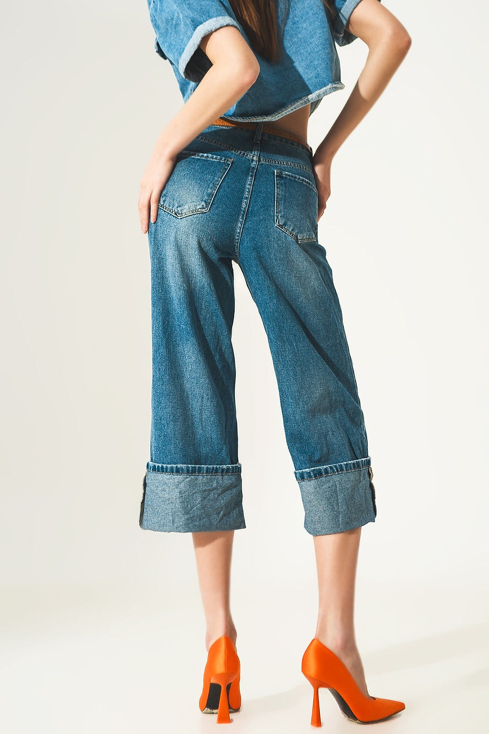 Miniatura: ChicBlue Ankle-Length Relaxed Jeans with Exposed Buttons