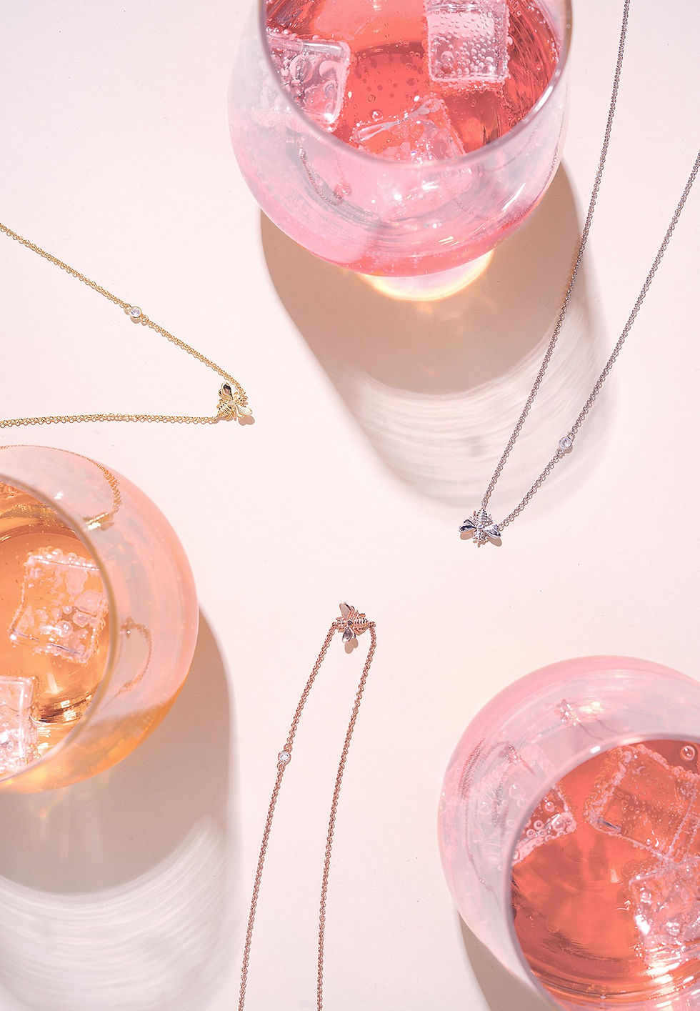 الصورة المصغرة: Queen Bee Necklace Gold