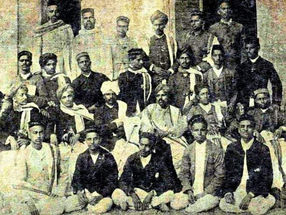 स्वातंत्र्यवीर सावरकर फर्ग्युसन कॉलेजमधे (१९०२)