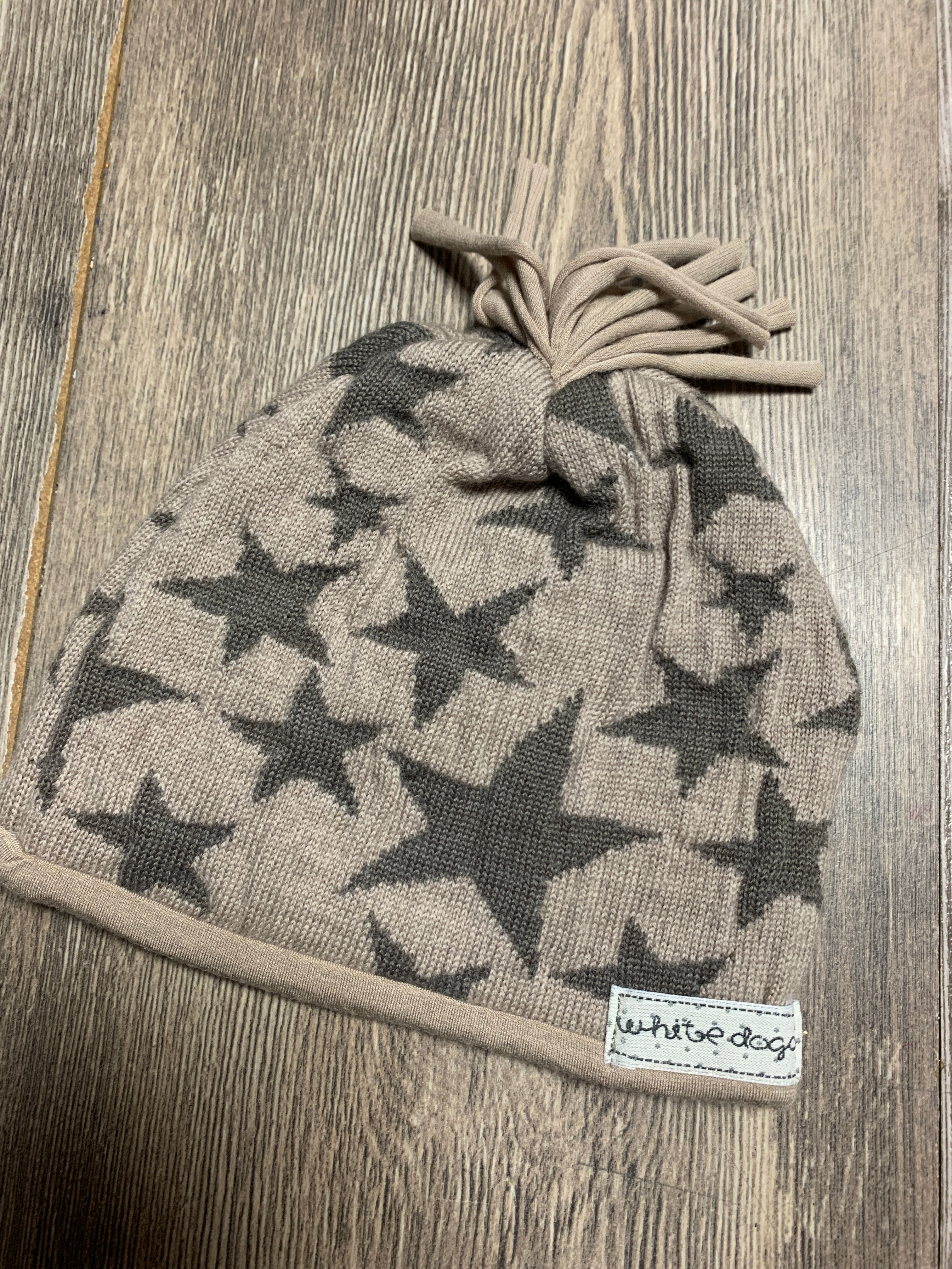 Berretta stelle pale rose