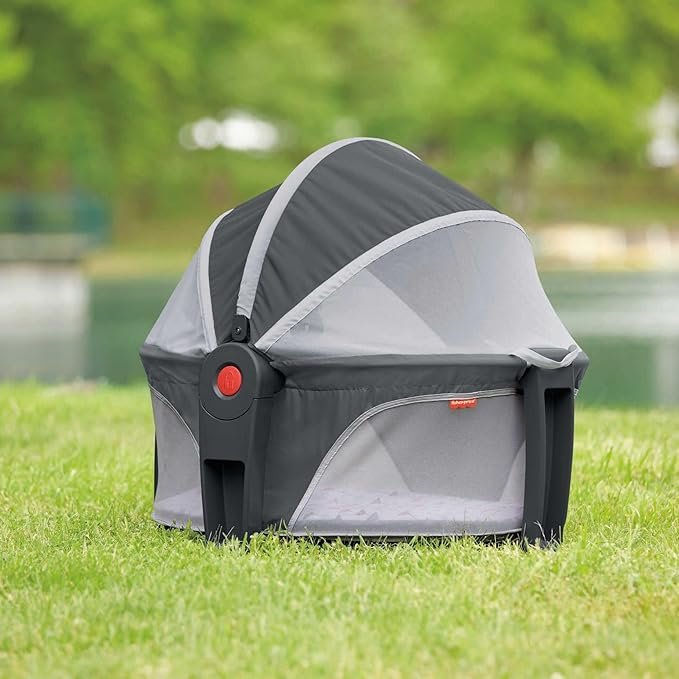 Miniature : Fisher-Price Portable Bassinet On-The-Go Baby Dome, Travel Play Space with Devel